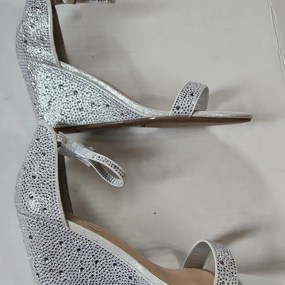 Wedge Gray Sparkle Sandals Buckle Closure - 7.5 NWT